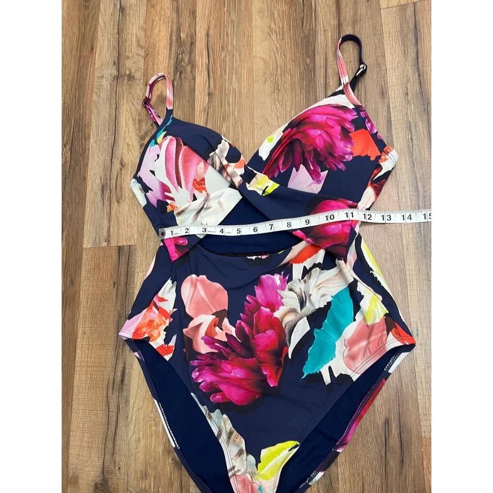 Kenneth Cole Floral Cut-Out One Piece Swimsuit L Twist Front‎ Tropical Print
